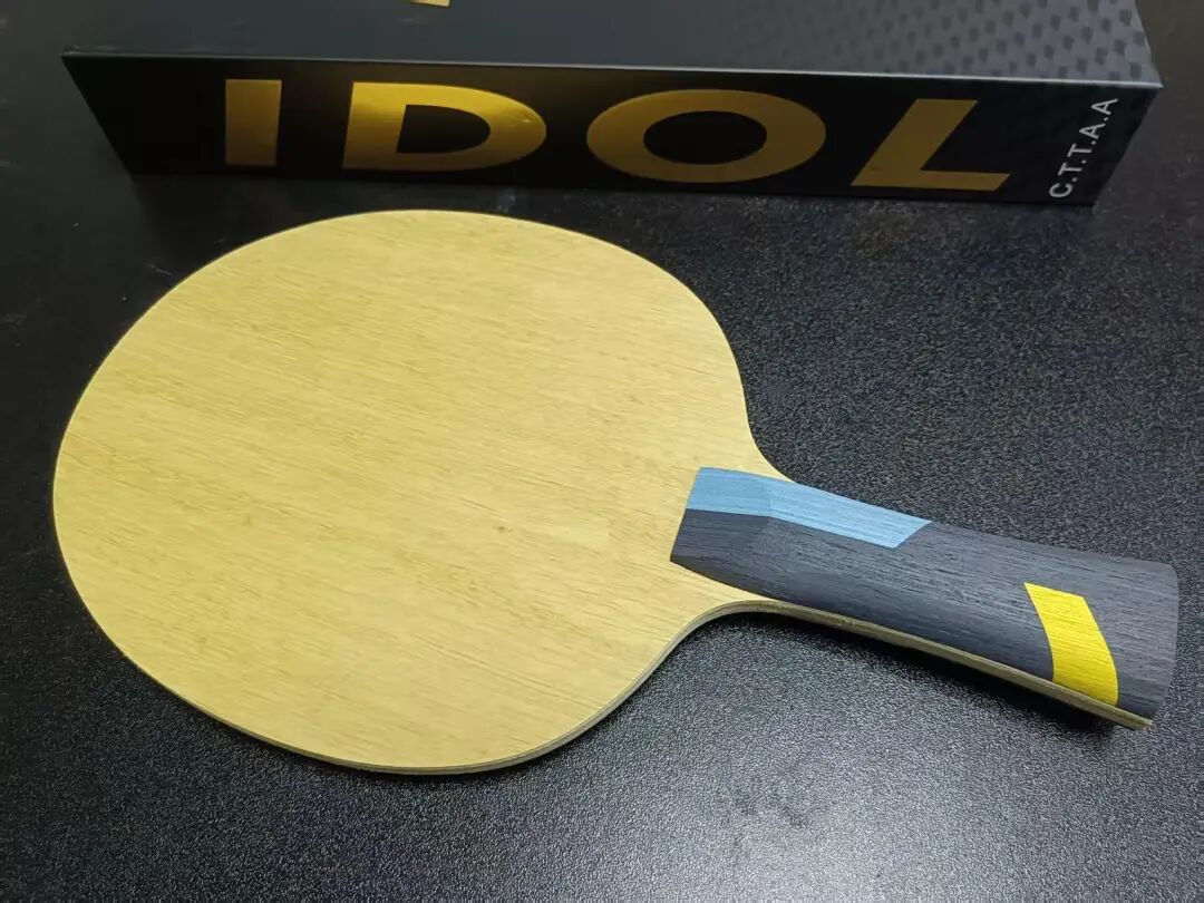 Zhuolong IDOL INNER ZLC blade angled view highlighting clear color scheme and gold badge