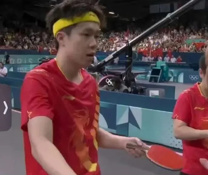 Wang Chuqin's primary blade broken by photographer after Paris Olympics mixed doubles final