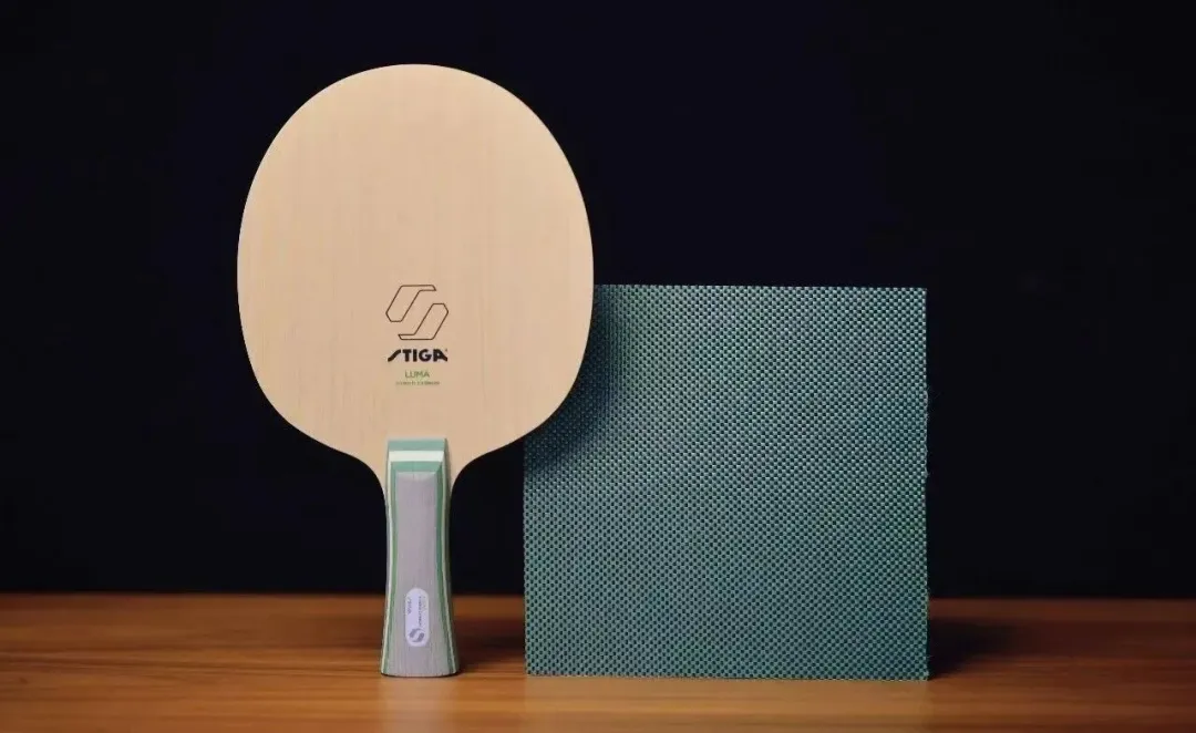Sabine Winter's Stiga Luma hybrid carbon blade with NEO Blue National rubber