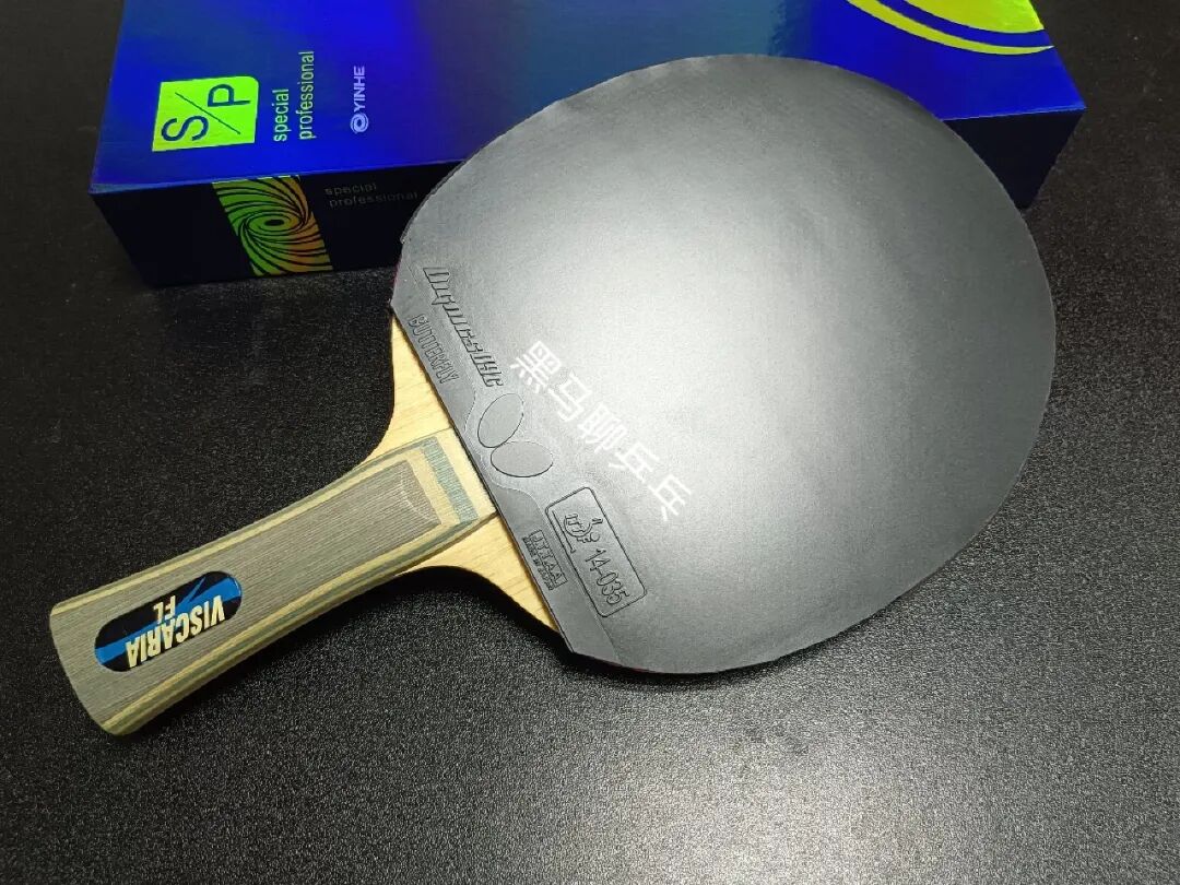 Viscaria blade with Dignics 09c forehand rubber, author's outer carbon exploration setup