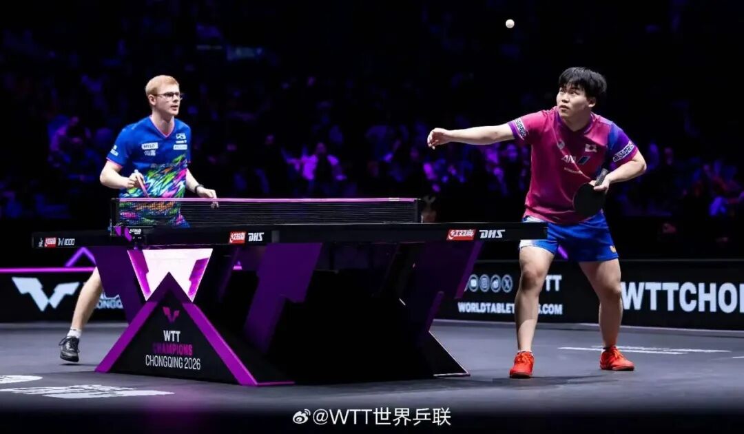 Matsushima Kiryu and Felix Lebrun rallying in the Chongqing semifinal