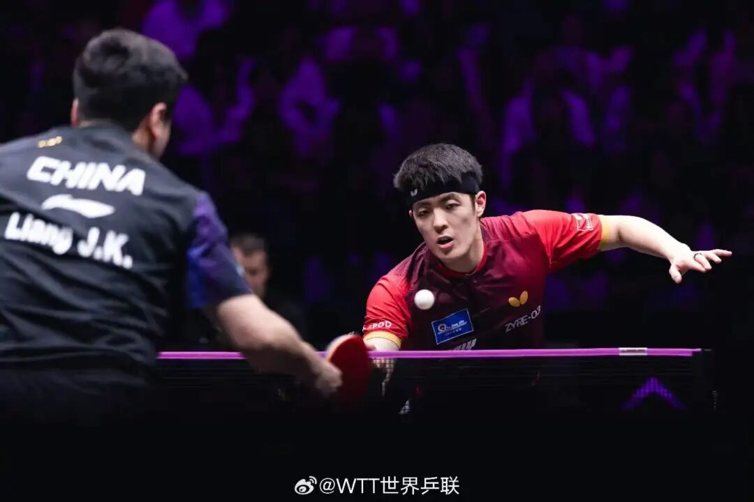 Liang Jingkun in opening games against Qiu Dang at WTT Chongqing Champions event
