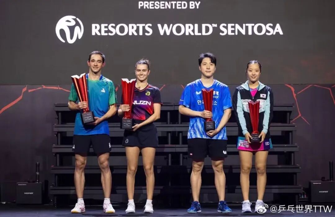Hugo Calderano and Takahashi Bruna mixed doubles celebration at Singapore Smash