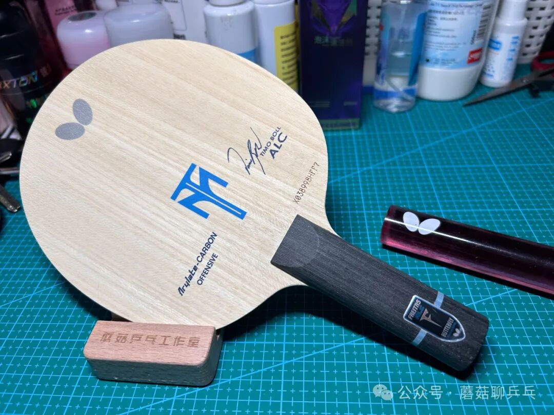 Butterfly Timo Boll ALC blade head spliced with Freitas ALC handle on cutting mat