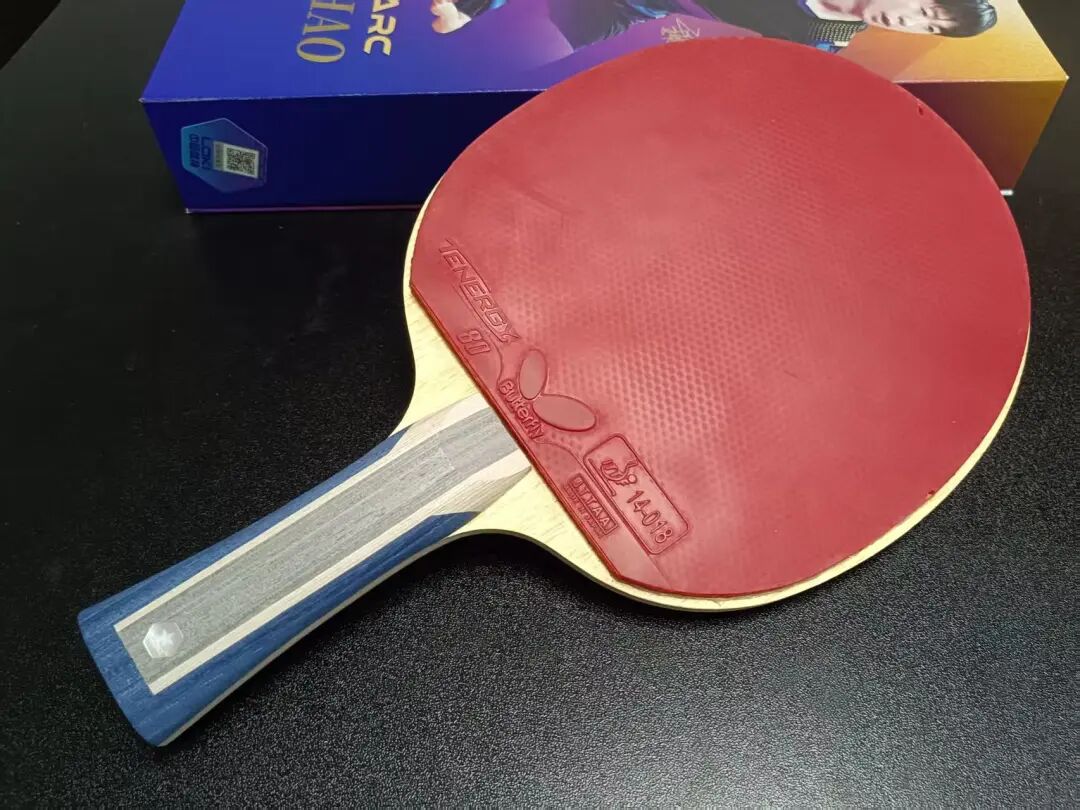 Loki Wei Shihao ARC blade in play showing its dwell-type outer carbon snap