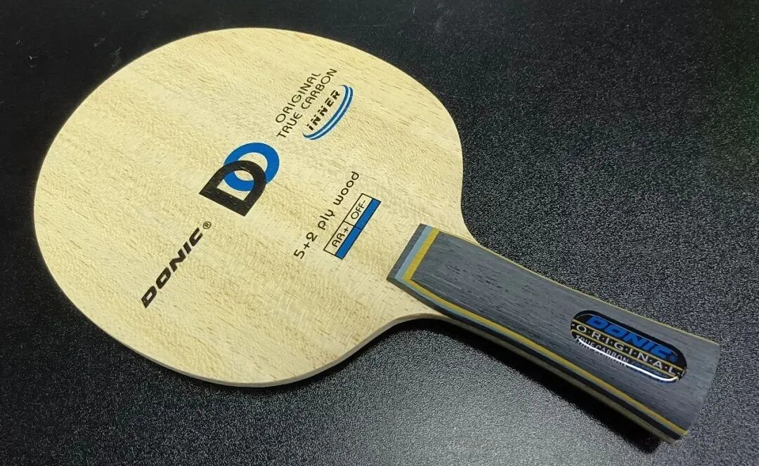 Feng Yixin competing with Donic Original True Carbon inner KLC blade in team match