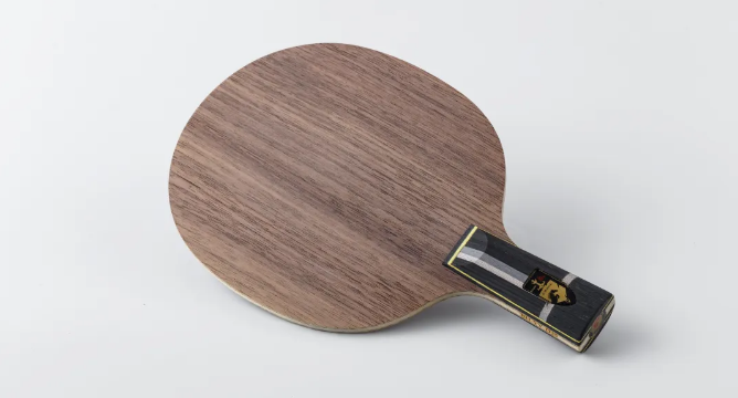 Yanyang blade with yellow arylate-carbon fiber layer for crisp fast-attack play